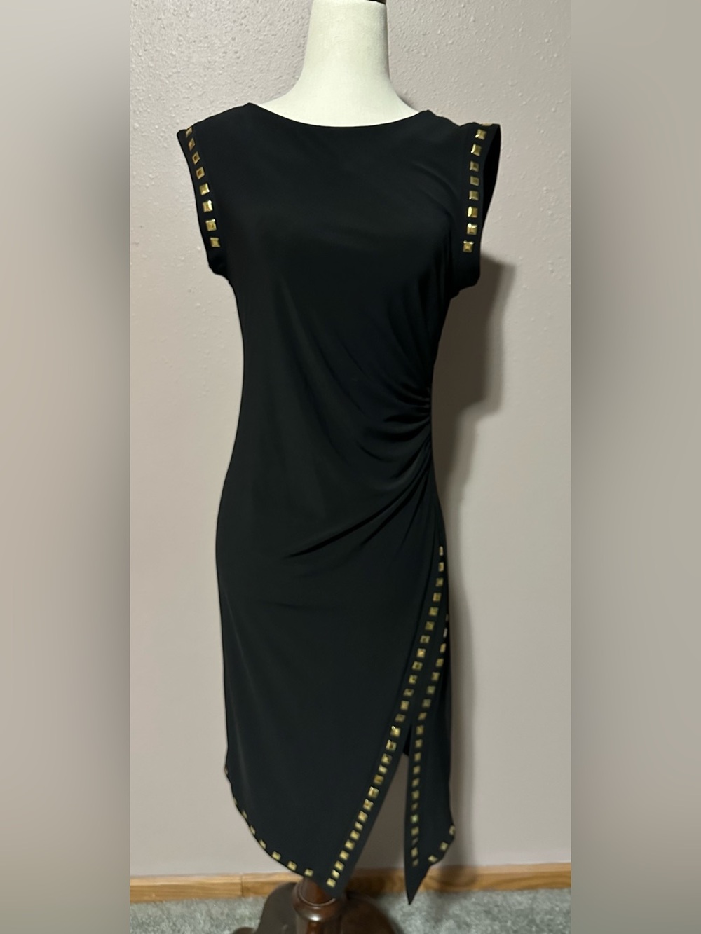 Emma & Michelle Black Fitted Dress Gold Studs Size S - Preowned Elegant Bodycon